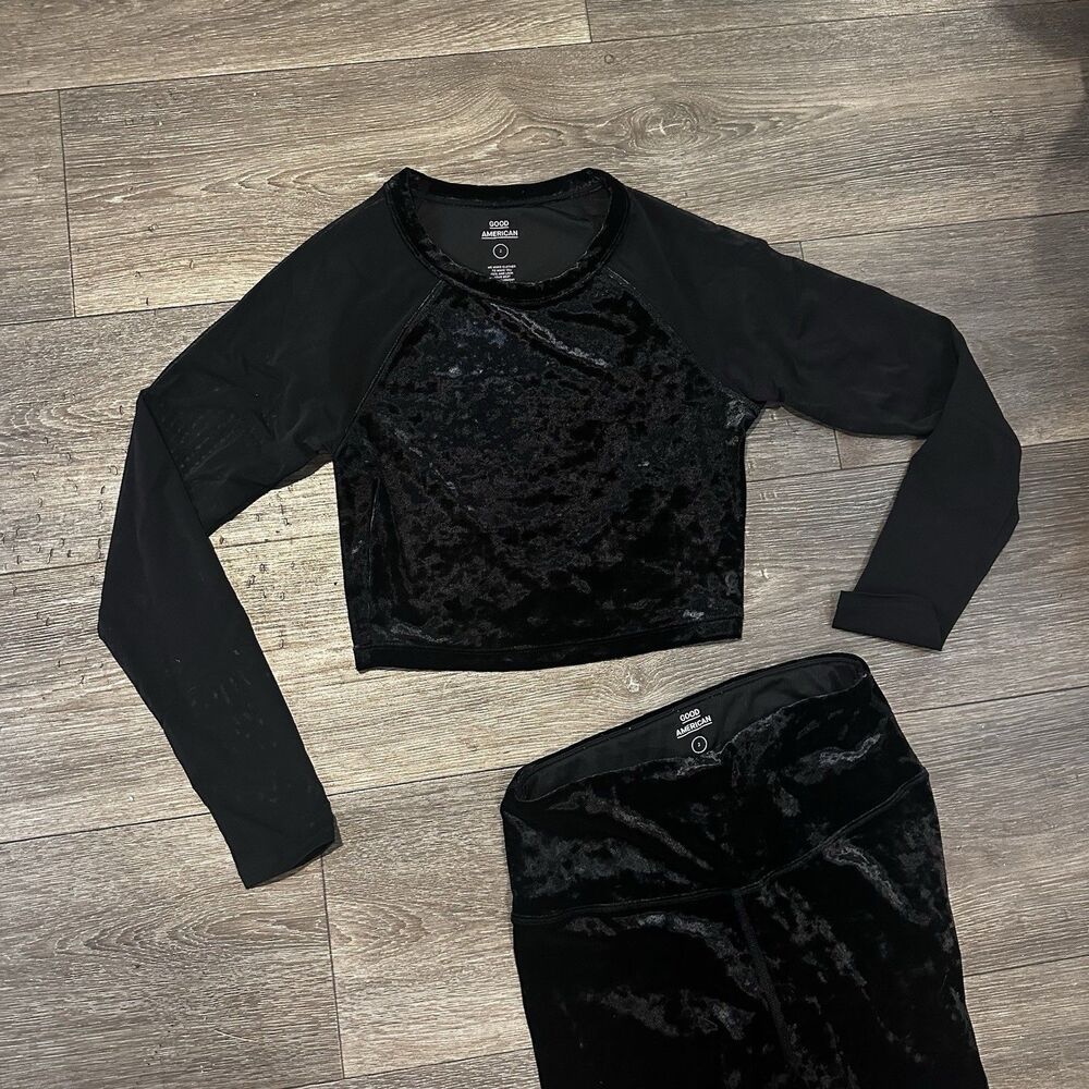 Good American  Crushing It Crop Long Sleeve Top Velvet Mesh Black Medium ( 2 )